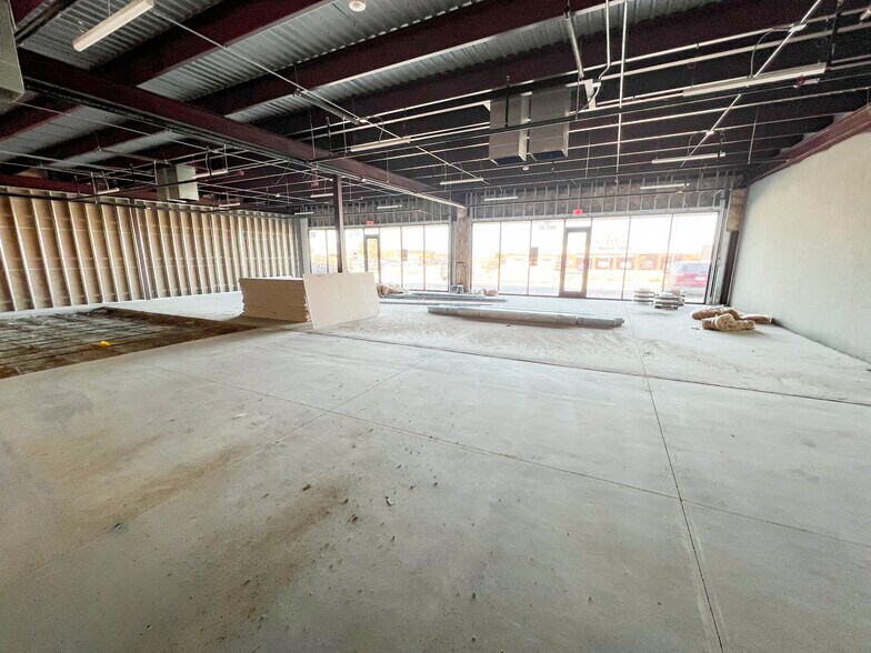 More Photos Of 900 E Florida Ave, Midland Storefront For Lease