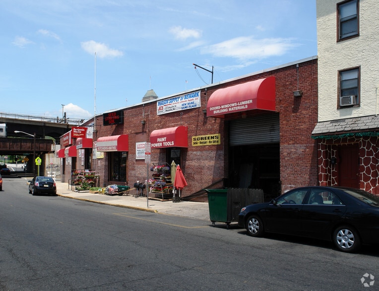 More Photos Of 135 Lafayette St, Newark Warehouse For Lease