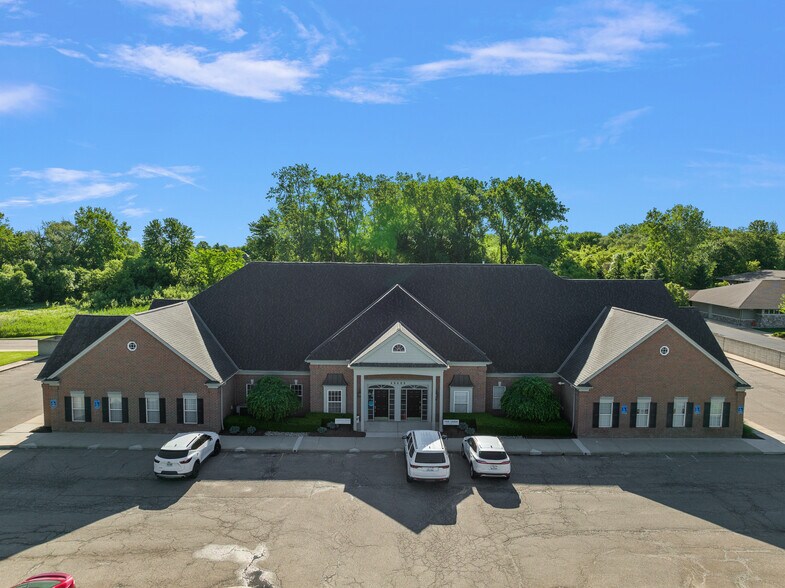 More Photos Of 46600 Romeo Plank Rd, Macomb Office For Lease