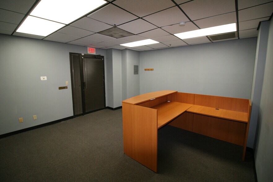 More Photos Of 300 E Broadway, Logansport Apartments For Lease