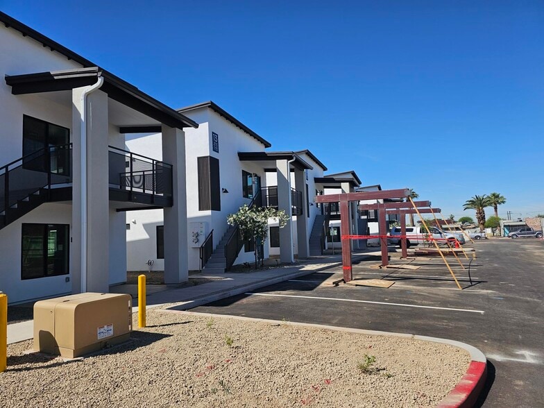 Primary Photo Of 6077 N 60th Ave, Glendale Multifamily For Sale