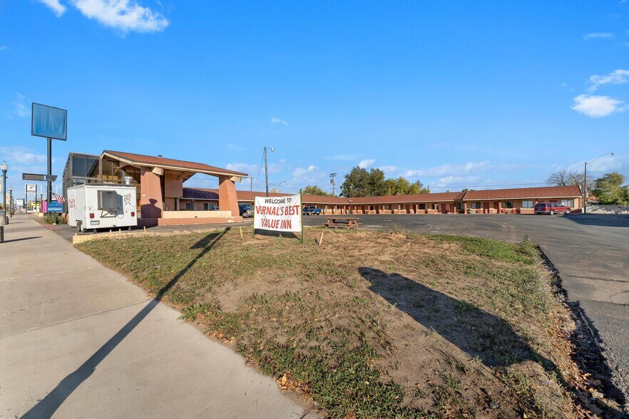 More Photos Of 260 W Main St, Vernal Hotel For Sale