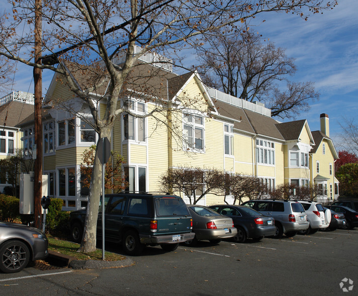 Primary Photo Of 130 Mason St, Greenwich Office For Lease