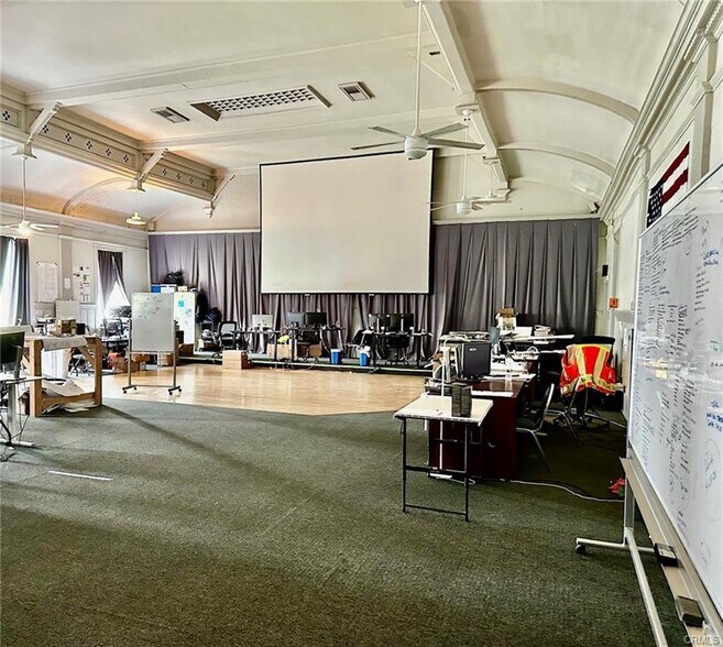 More Photos Of 131 W 1st St, Chico Storefront For Lease