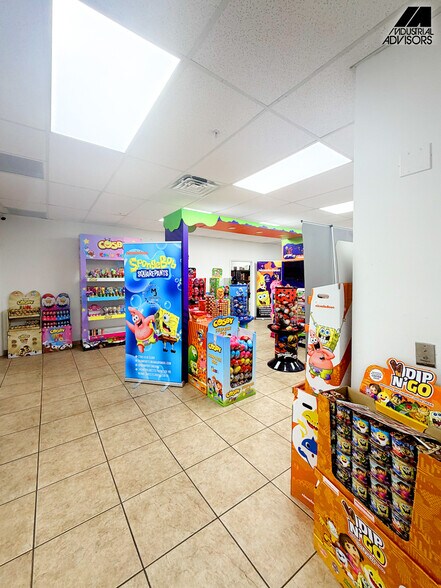 More Photos Of 14240 Palmetto Frontage Rd, Miami Lakes Warehouse For Lease