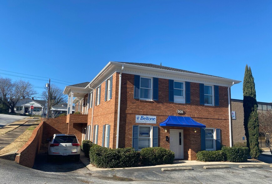 Primary Photo Of 301 N Pine St, Spartanburg Medical For Lease