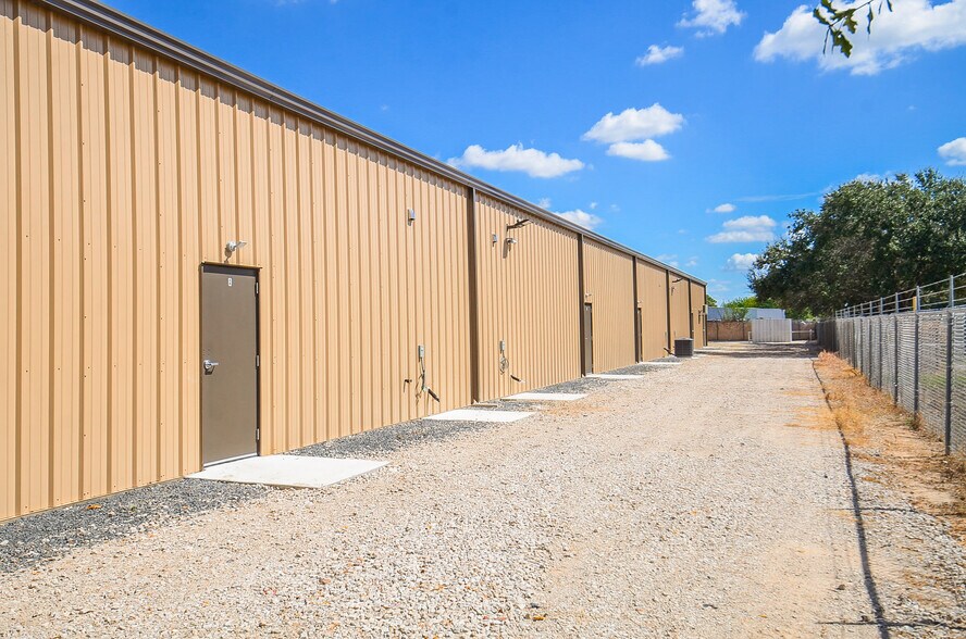 More Photos Of 17625 Kieth Harrow Blvd, Houston Warehouse For Lease