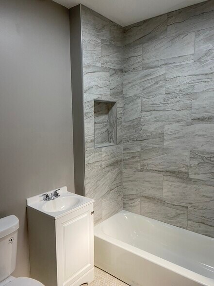 More Photos Of 6021 W Roosevelt Rd, Cicero General Retail For Sale