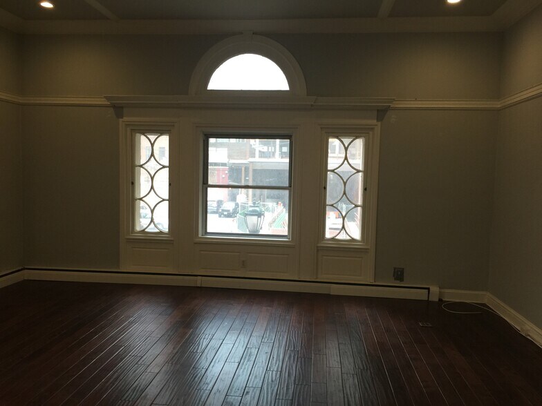 More Photos Of 110 S 20th St, Philadelphia Office For Sale