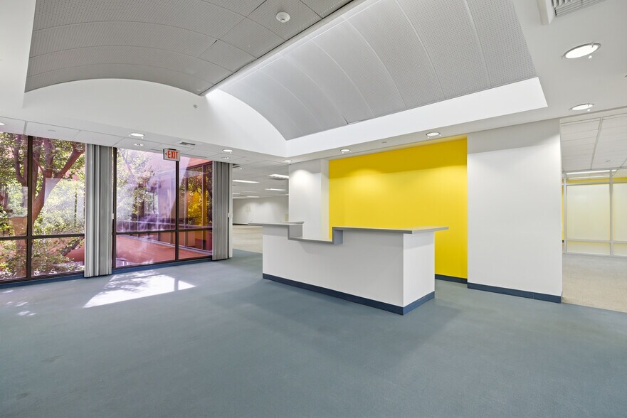 More Photos Of 141 S Lake Ave, Pasadena Office For Sale
