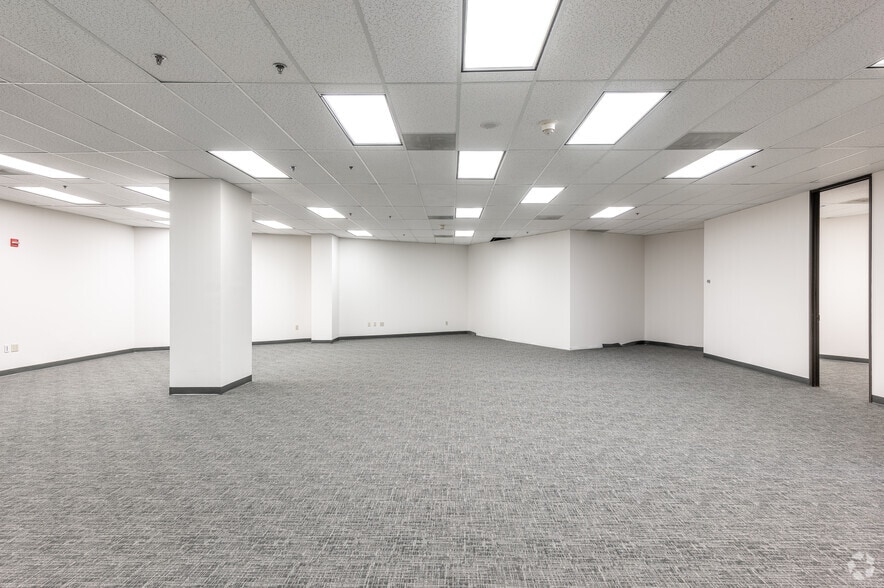 More Photos Of 9001-9003 Airport Fwy, North Richland Hills Office For Lease