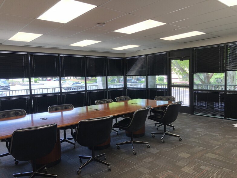 More Photos Of 1848 Charter Ln, Lancaster Office For Lease