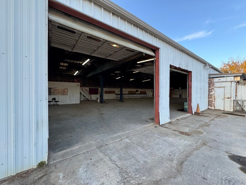 More Photos Of 24877 Amah Pkwy, Claremore Warehouse For Sale