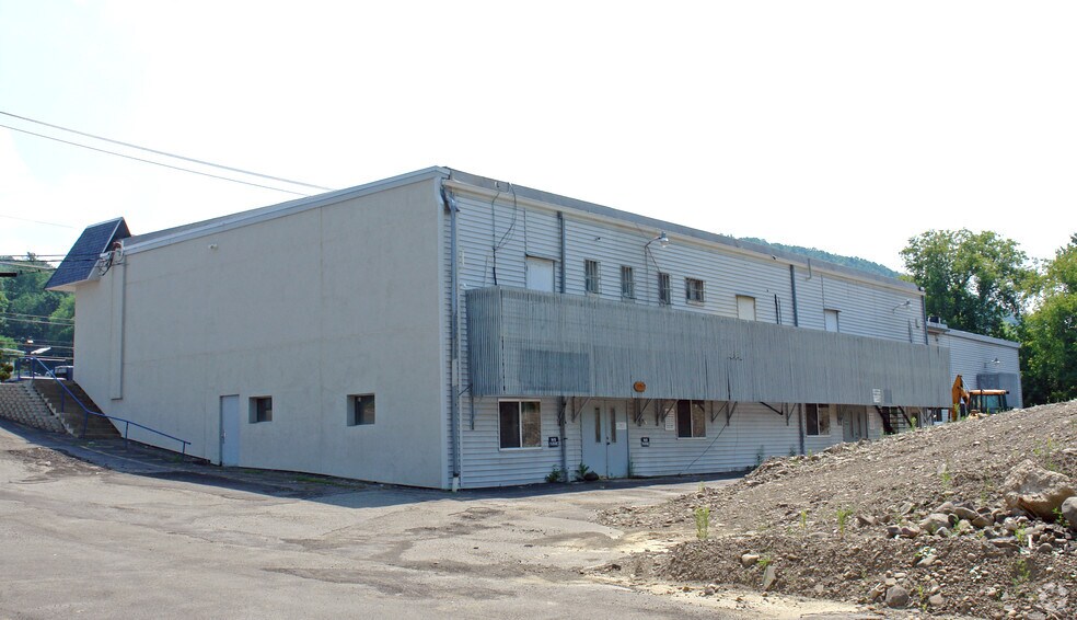 More Photos Of 1901-1907 Vestal Pky E, Vestal Township Office For Lease