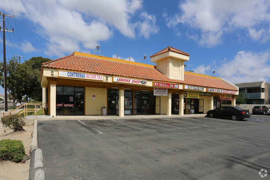 More Photos Of 545-595 S Knott Ave, Anaheim Storefront Retail Office For Lease