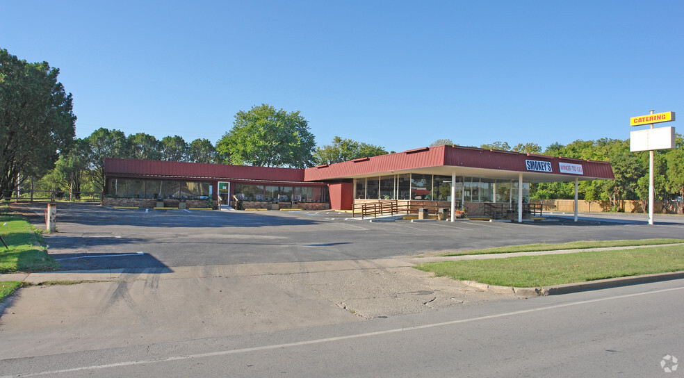 Primary Photo Of 5300 Lancaster Ave, Fort Worth Fast Food For Lease