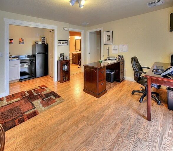 More Photos Of 4008 S Pine St, Tacoma Office Residential For Sale