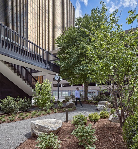 More Photos Of 777 Main St, Hartford Apartments For Lease