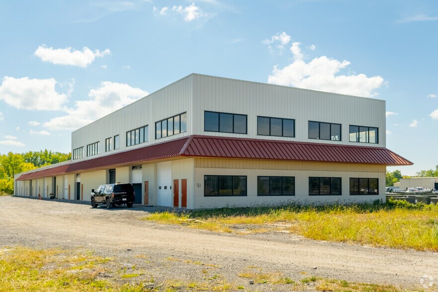 More Photos Of 50 Airpark Dr, Rochester Light Manufacturing For Lease