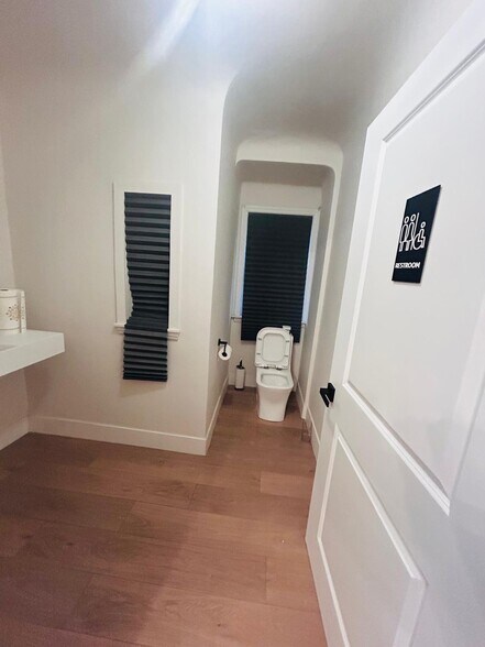 More Photos Of 26101 W Warren St, Dearborn Heights Flex For Lease