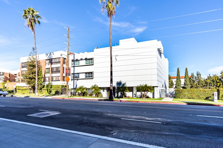 Primary Photo Of 4451-4465 Wilshire Blvd, Los Angeles Office For Lease