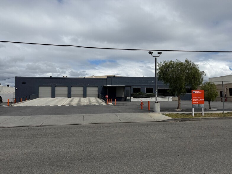 More Photos Of 9000 Bellanca Ave, Los Angeles Manufacturing For Lease