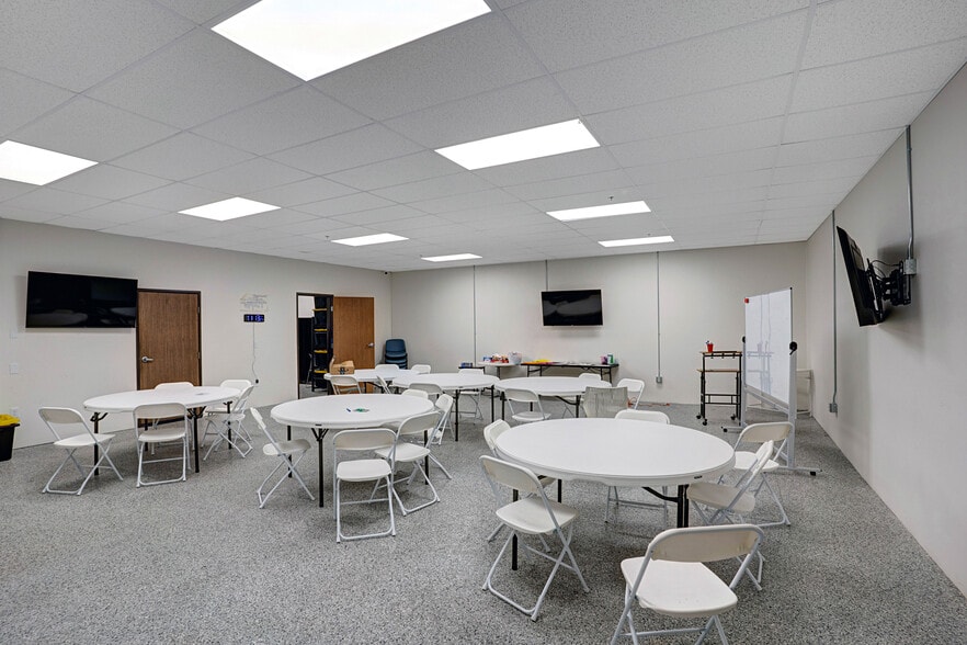 More Photos Of 41551 Date St, Murrieta Light Manufacturing For Sale