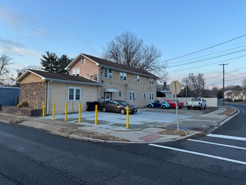 More Photos Of 220 W White Horse Pike, Berlin Apartments For Sale