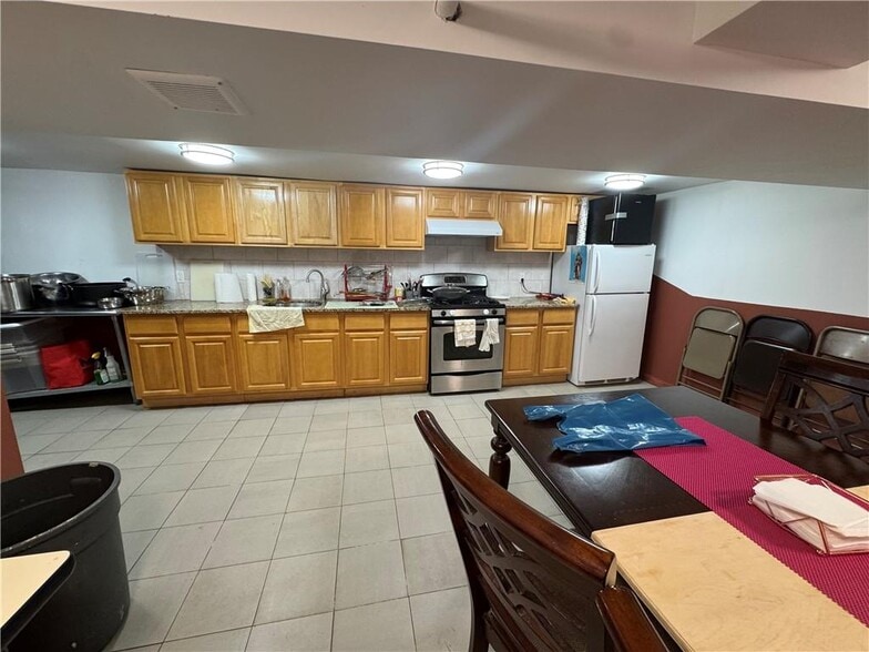 More Photos Of 1986 W 6th St, Brooklyn Specialty For Sale