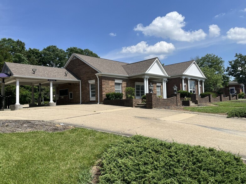 More Photos Of 7612 Alexandria Pike, Alexandria Bank For Sale