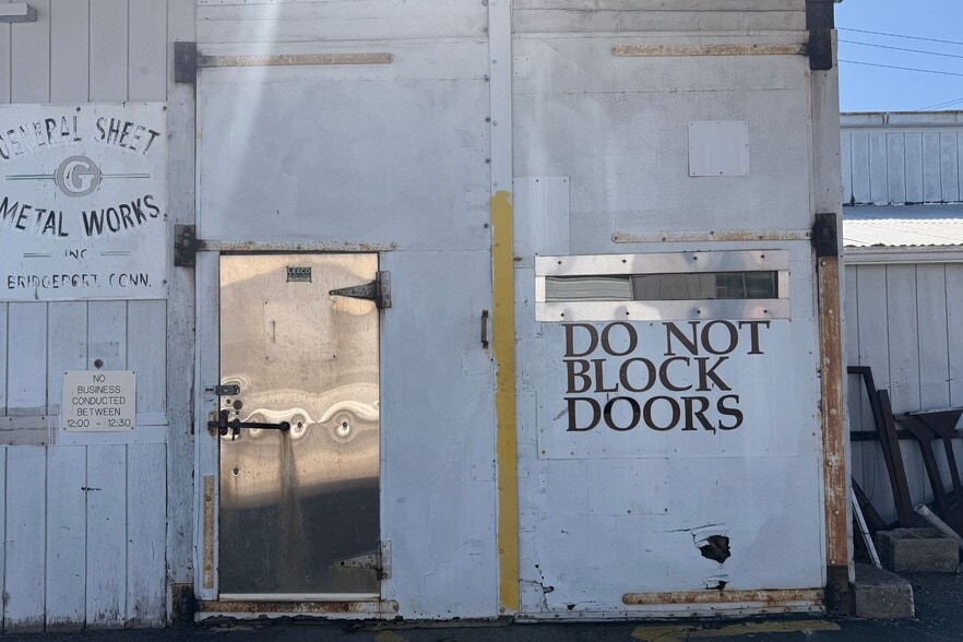 More Photos Of 120 Silliman Ave, Bridgeport Manufacturing For Sale