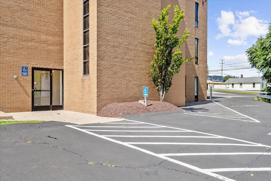 More Photos Of 3578 Brodhead Rd, Monaca Unknown For Lease