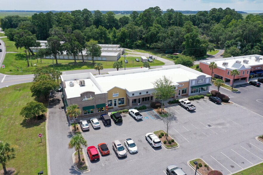More Photos Of 864 Parris Island Gtwy, Beaufort Storefront For Lease