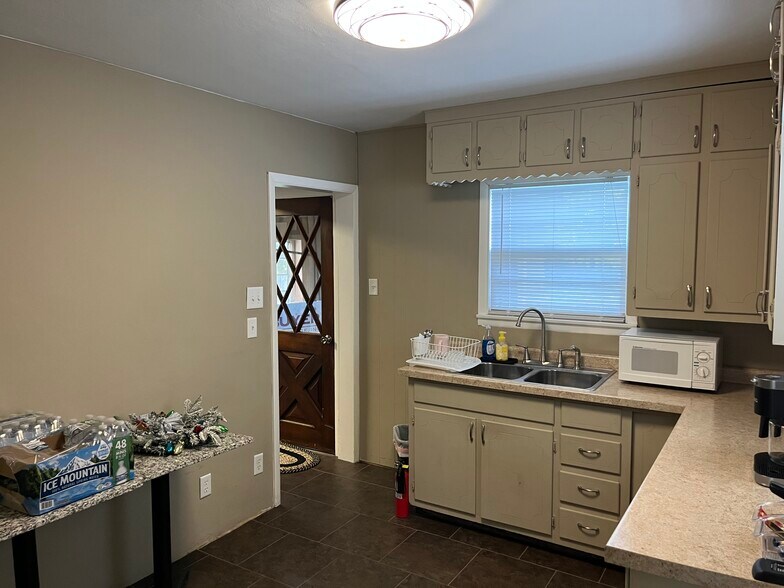 More Photos Of 4715 Lincolnway East, Mishawaka Office For Sale