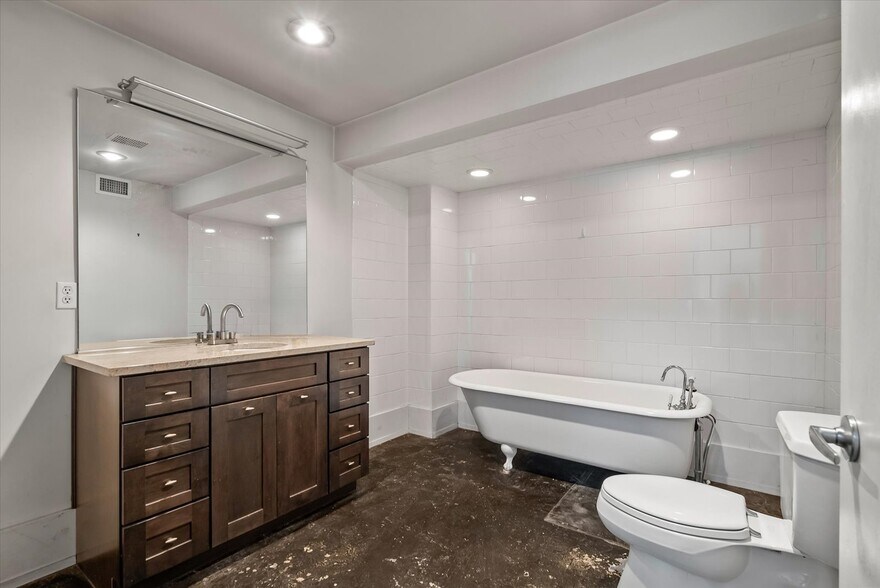 More Photos Of 1517 E 5th Ave, Tampa Office For Lease