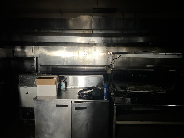 More Photos Of 223 9th Ave S, Jacksonville Beach Restaurant For Lease