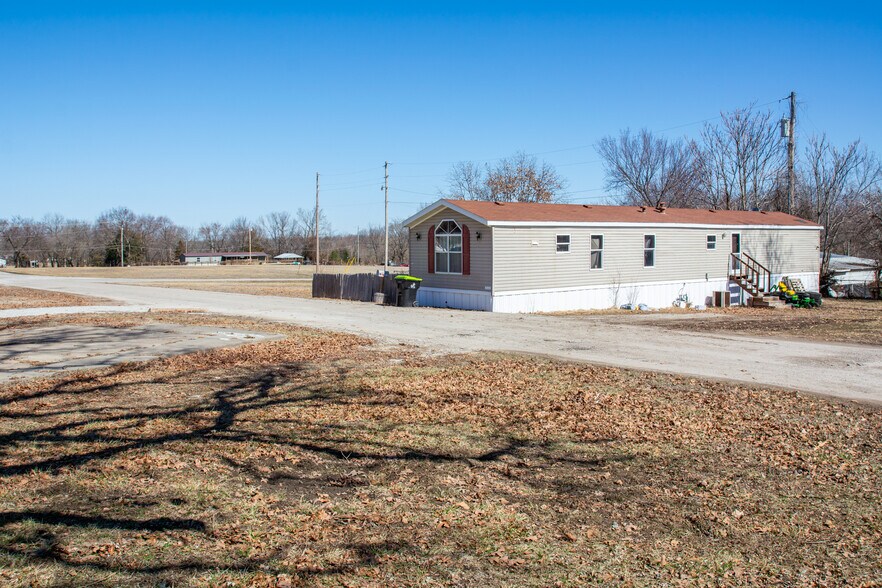 More Photos Of 504 E Fields Blvd, El Dorado Springs Manufactured Housing Mobile Home Park For Sale
