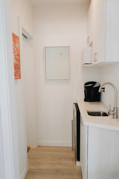 More Photos Of 81 Montauk Hwy, Wainscott Storefront Retail Office For Lease
