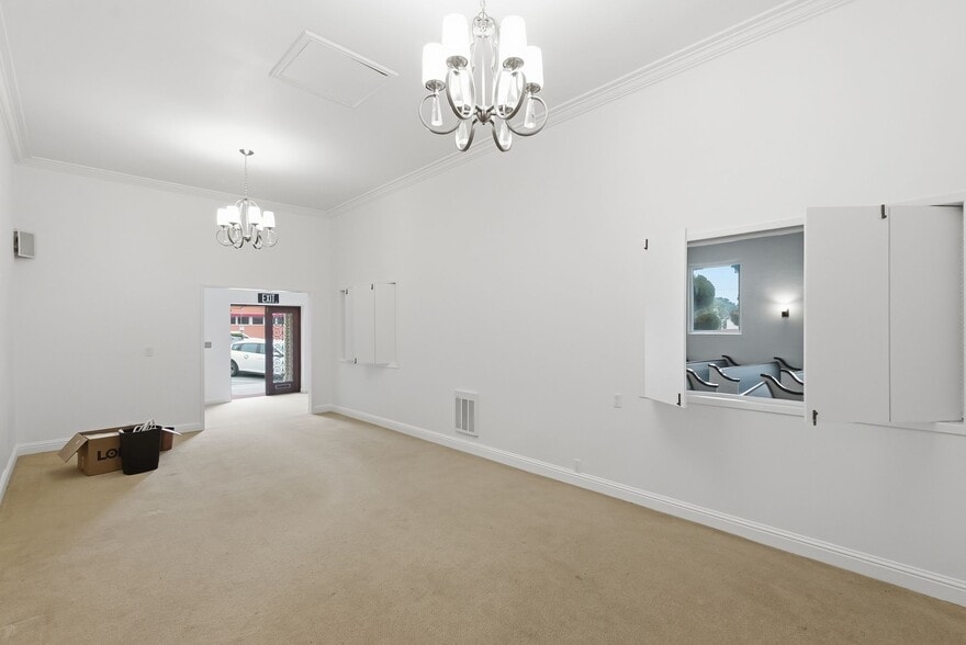 More Photos Of 645 Kelly Ave, Half Moon Bay Funeral Home For Sale