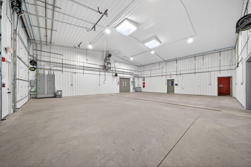 More Photos Of 1834 Outer Hwy 61 hwy, Moscow Mills Flex For Sale