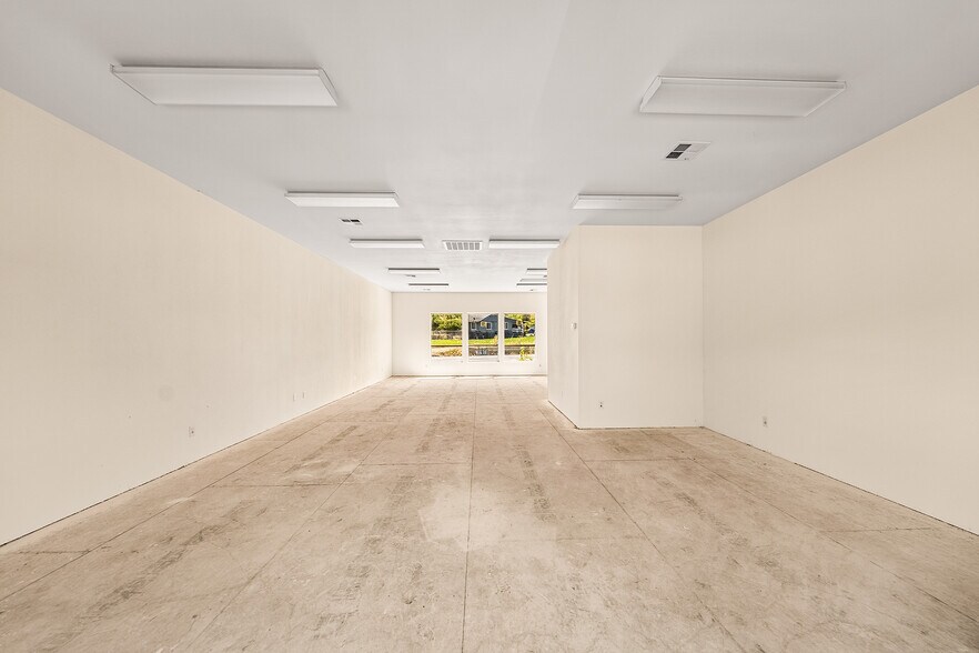More Photos Of 209 S Old Pacific Hwy, Myrtle Creek Office For Sale