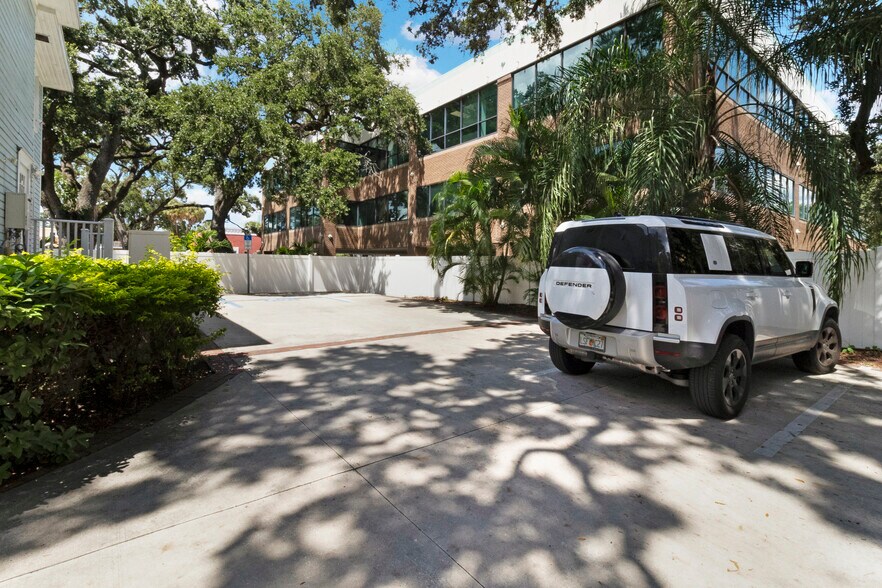 More Photos Of 326 S Hyde Park Ave, Tampa Office Residential For Sale