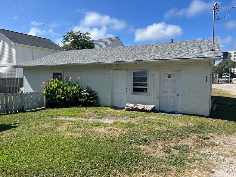 More Photos Of 101 Roanoke Ave, Morehead City Marina For Sale