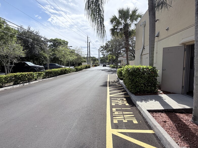 More Photos Of 2359-2367 N University Dr, Coral Springs Unknown For Lease