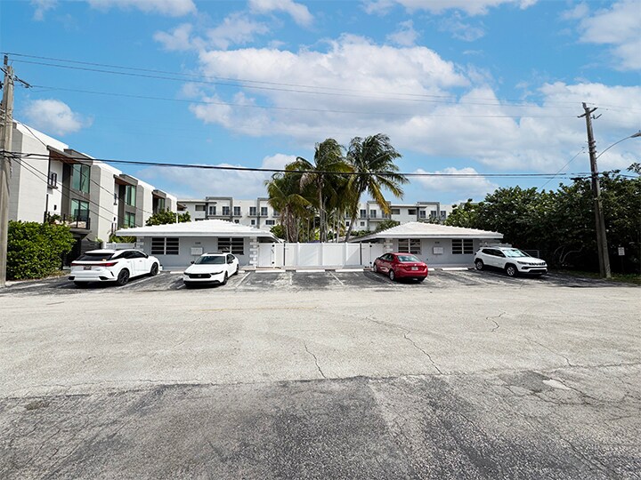 Primary Photo Of 1030 N Victoria Park Rd, Fort Lauderdale Apartments For Sale