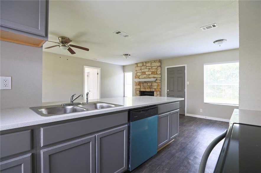 More Photos Of 1410 Ransom St, Pflugerville Office Residential For Lease