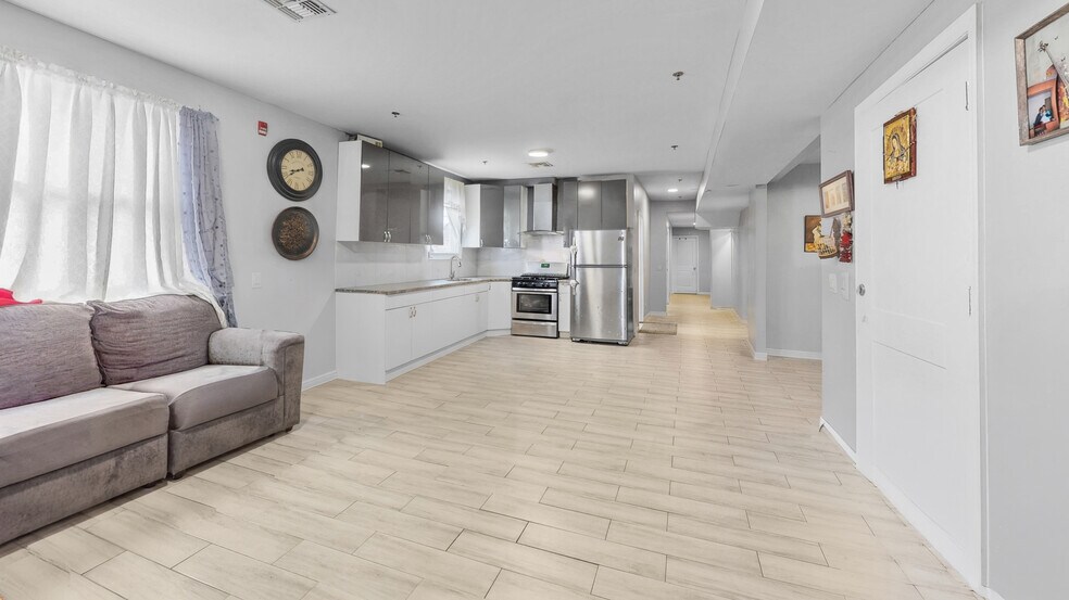More Photos Of 433 Elizabeth Ave, Elizabeth Storefront Retail Residential For Sale