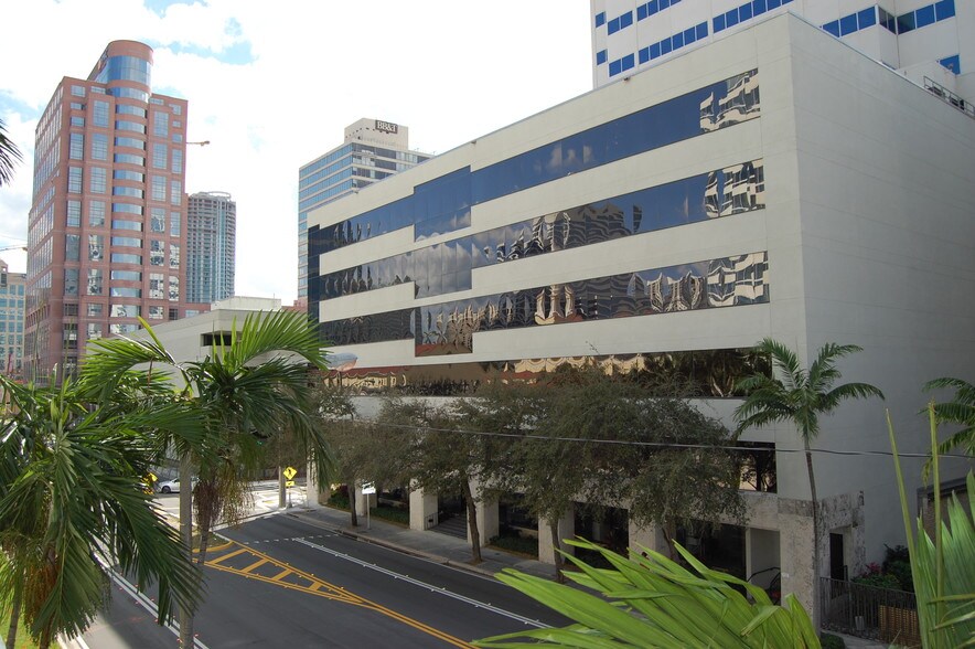 More Photos Of 101 NE 3rd Ave, Fort Lauderdale Office For Lease