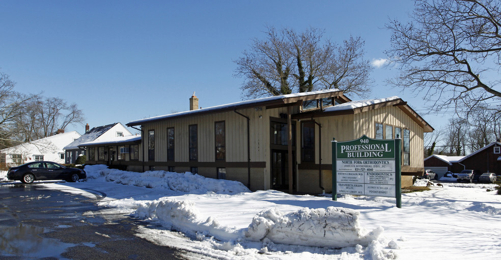 Primary Photo Of 940 Roanoke Ave, Riverhead Office For Lease