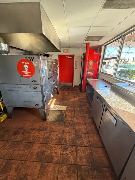 More Photos Of 1080-1090 N Federal Hwy, Hollywood Restaurant For Lease